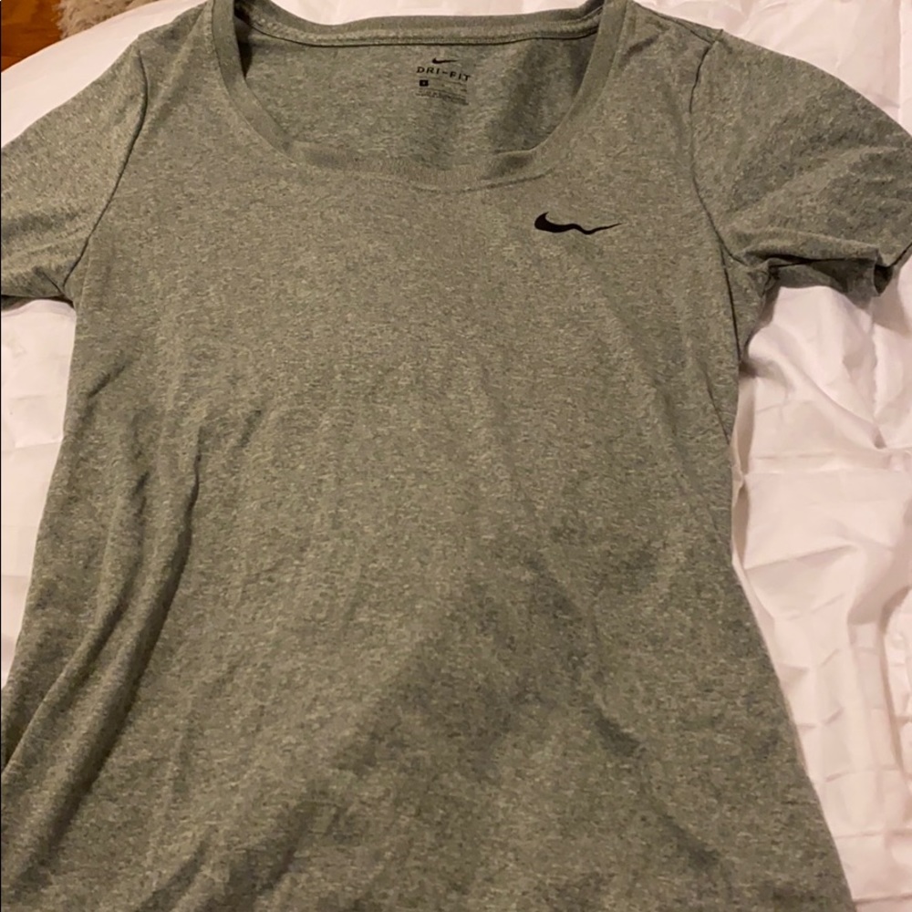 Barely worn Nike Dri-Fit shirt
